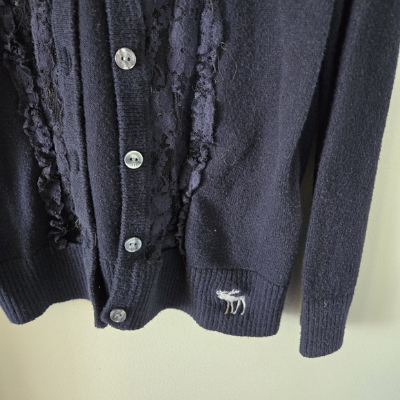 Girls Abercrombie Cardigan Sweater sz Medium - Picture 2 of 3